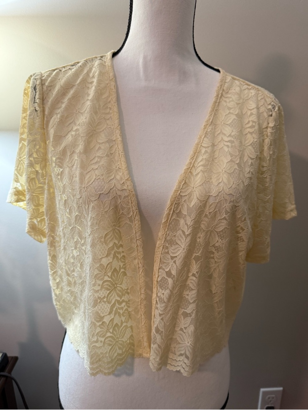 Cream/Ivory Lace Open Cardigan
